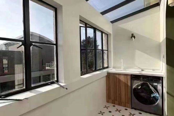 huaihai rd/changshu rd 2br130sqm