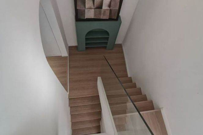 2 Brs, 1 Living room with Open Balcony, 100 sqm @ South Shaaxi Metro L10