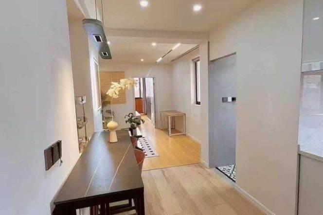 Spacious 1br 2lr/floor heating/bright room,Loushanguan rd@L15/2