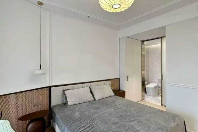Suzhou River View Apartment, 3-bedroom unit at Cao Yang Road Metro Station, 19.8K per month