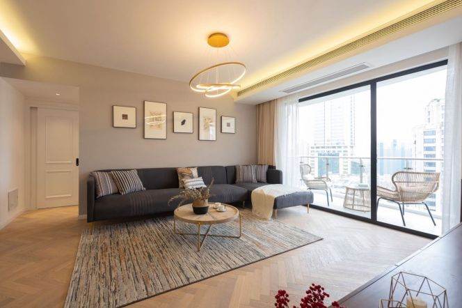 modern 4brs floor heating balcony near west nan jing road line 2,12,13 Taikoo Hui 34K