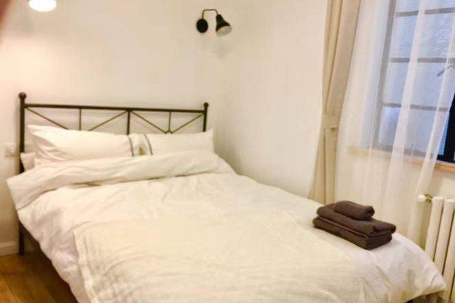 High Ceiling 1+1Beds Balcony Oven@Shanghai Library	