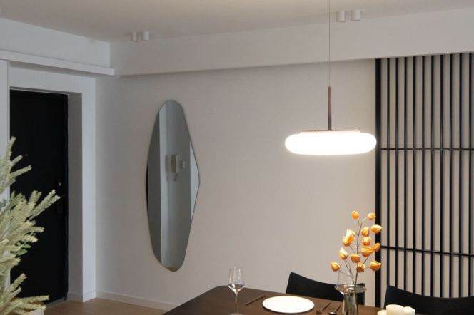 Jing'an Temple 2+1 bedroom with underfloor heating, spacious living room, ample storage space