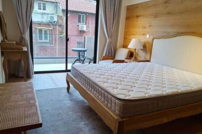 2 Brs, 2 Baths with Open Balcony, 140 sqm, Floor Heating @ IAPM 