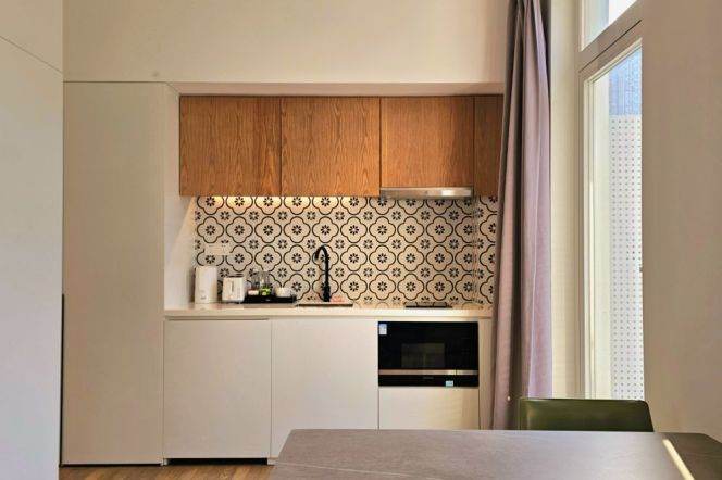 1br loft service apt With Terrace Near Caoxi Rd (Line 3)