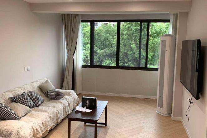 Spacious 2br 2lr/90 sqm/with Parking/bright room,Songhong rd@L2