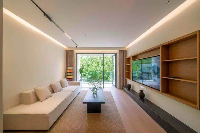 Charming 2Brs/2Lrs/1Bt apt nr 