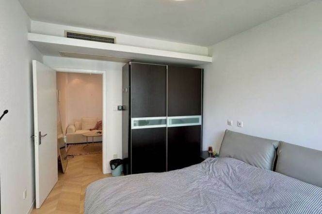 Nice compound 1Br/1Lr/1Bt apt nr Zhenping rd,M3/4/7