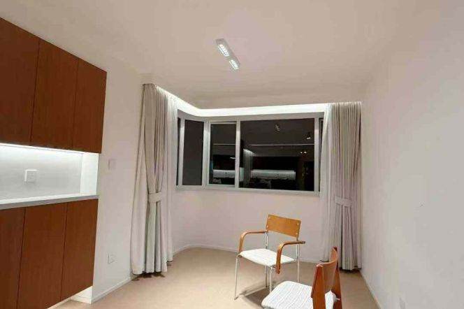 Zhenping rd 1BR 1LR@L3/4/7,floor heating/High floor/big living room