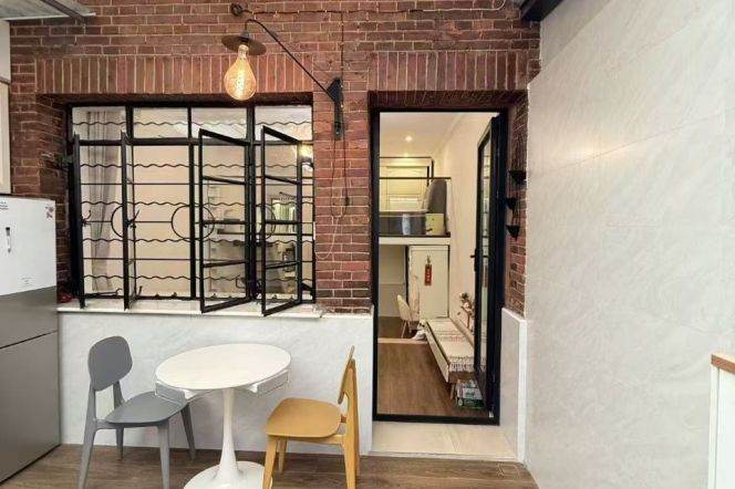 Nice yard 1Br/1Lr/1Bt apt nr Jiangsu rd,M2/7/11/14