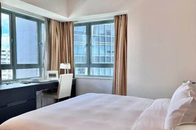Grand Gateway 2br serviced apt in Xujiahui near L1,9,11