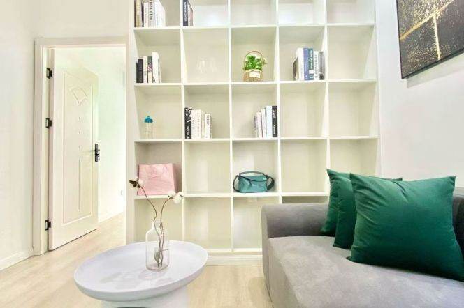 8.5k Clean 2Br NR Wuning Rd.line13/14