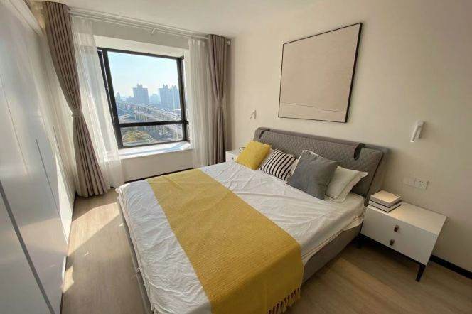 3+1 Rooms, 2 Baths with Balcony, 150 sqm with Floor Heating @ Luban metro L4