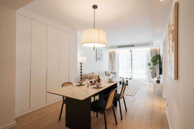 Jiaotong University floor heating 2brs/2lr/1ba apt with balcony; L3/4