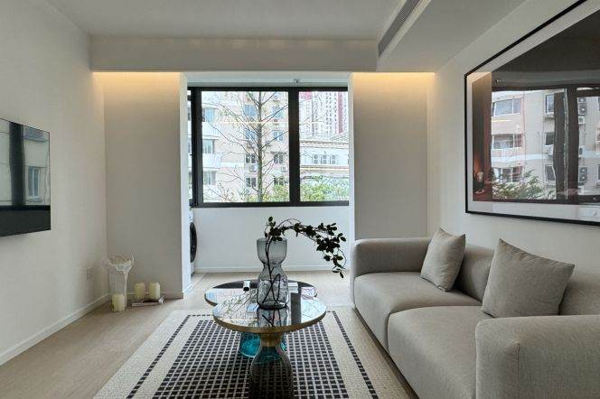 Bright 1BR Apt Lane house + floor heating | Hengshan rd L1 & SH Library L10