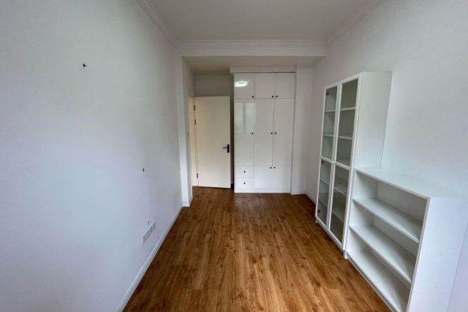  Homey 2br 2baths with Balcony @Julu Rd 