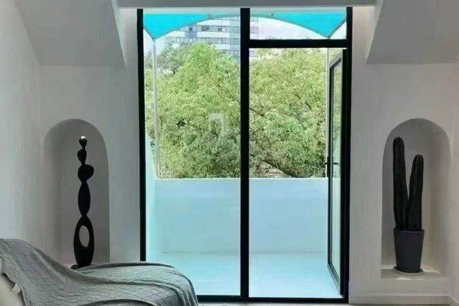 Jing'an Temple Station Bright 1Br with OPen Balcony Line1/7