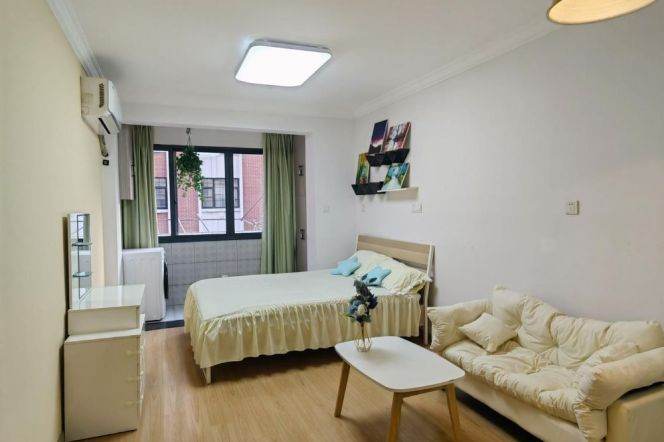 Cozy 1 br near XinTianDi , 5 mins walking to L 9/13 MaDang Rd St.