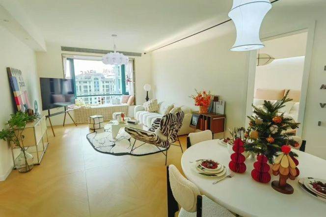 modern 2brs floor heating nice river view modern furniture beside Huang pu river 21K