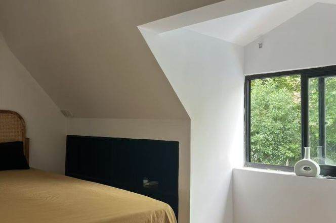 Featured A-frame 1+1Bed Lane House Balcony@Yongjia Road 