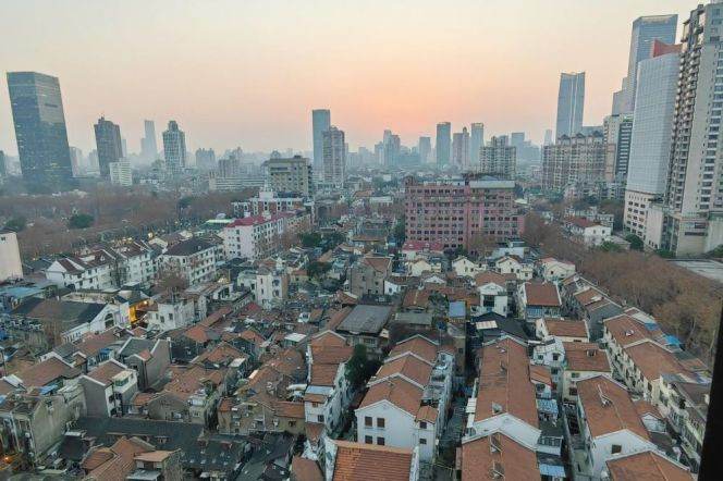 Amazing view in Old XuHui, easy to IAPM + L 2/12/13 West NanJing Rd St. 