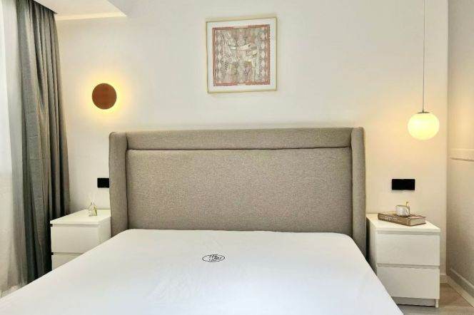 2 brs near L14 wuding rd station