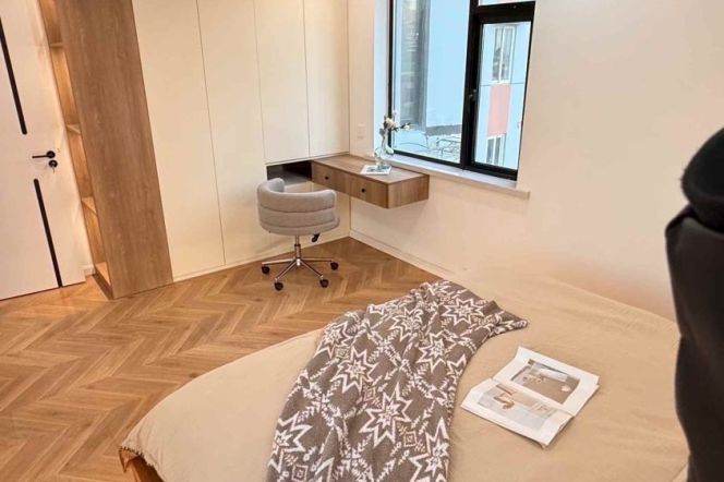 2BR, Subway L6 ,  Malls, Key, New, Clean,9.2K