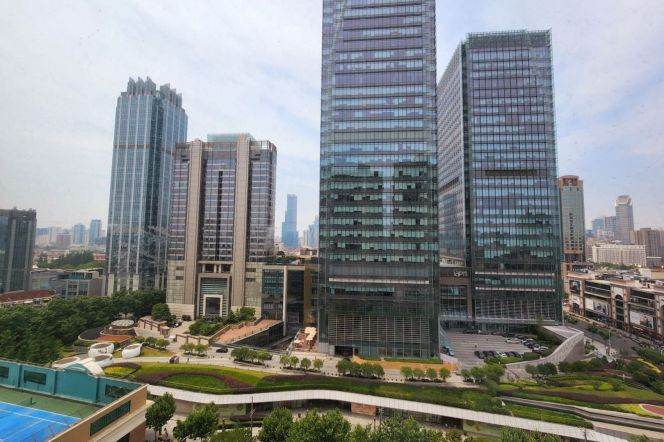 nice 3brs floor heating open balcony beside IAPM line 1,10,12 only 31K