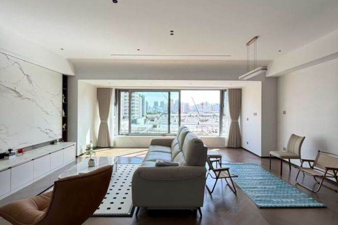 3 Brs, 2 Baths, 183 sqm, High end Compoud @ Yuyuan Garden L10