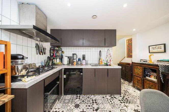 3+1 Rooms, 3 Baths with Yard, 170 sqm @ Minsheng metro L 6