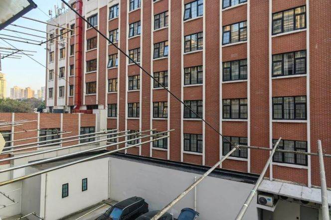 Cozy 1 br near XinTianDi , 5 mins walking to L 9/13 MaDang Rd St.