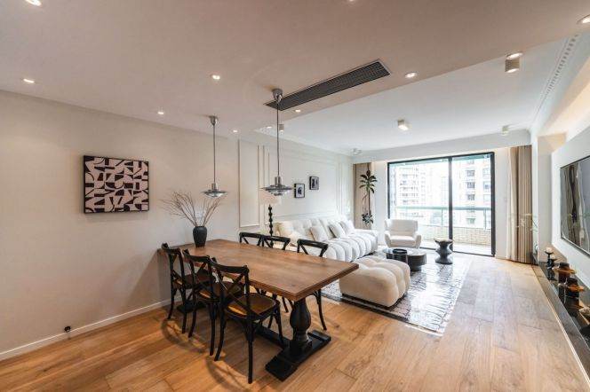 Duplex 4br 3baths flat with Balcony at Jing'an    L13&14