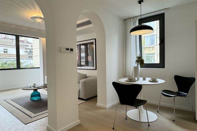 Bright 1BR Apt Lane house + floor heating | Hengshan rd L1 & SH Library L10