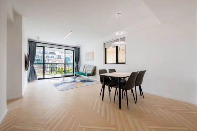 nice 3brs floor heating open balcony beside IAPM line 1,10,12 only 31K