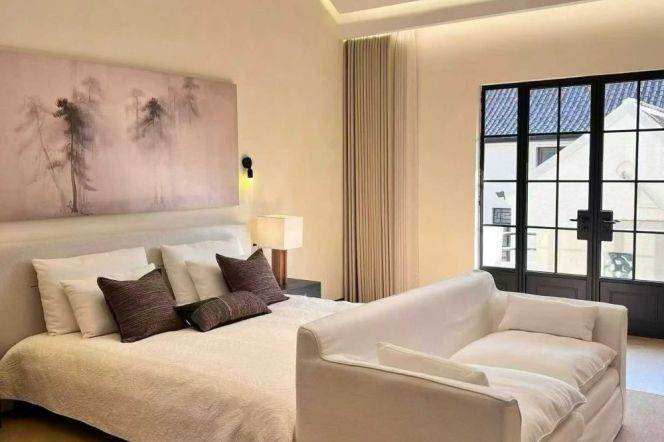 Villa,4Br,4Bth,Nr Zhong Shan Park station L2,3,4