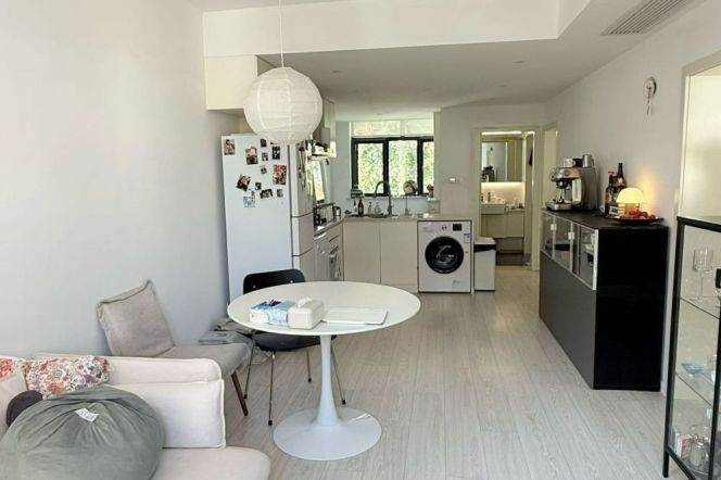 Bright,2Br,Nr Jiao Tong university station L10,11