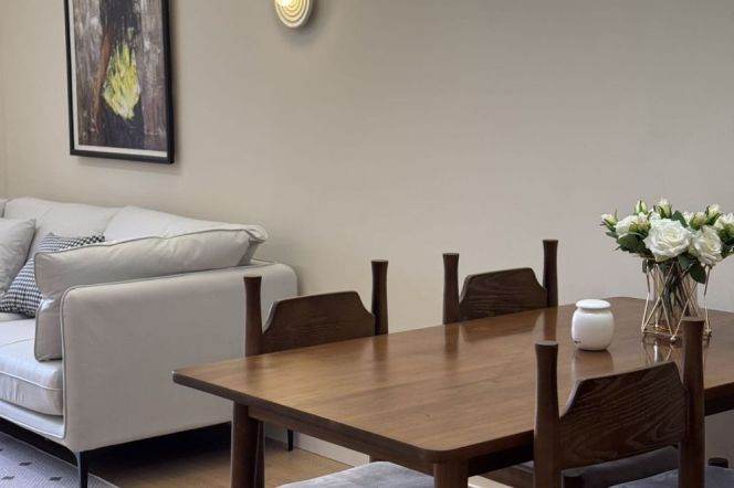 changping rd elevator 1BR/living room@L7