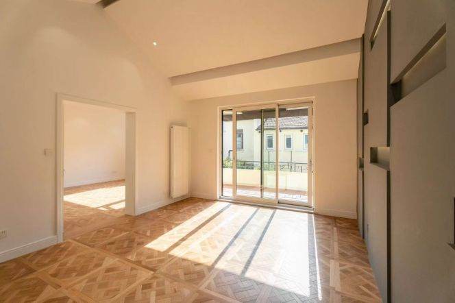 Large wide living room ,Entire Building 6beds ,close Changshu Rd/Shanghai Library