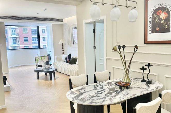 Mordern 2Br,Nr Zhong Shan Park station ,L2,3,4