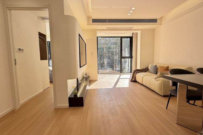 loushanguan rd floor heat /elevator 1BR @L2/15