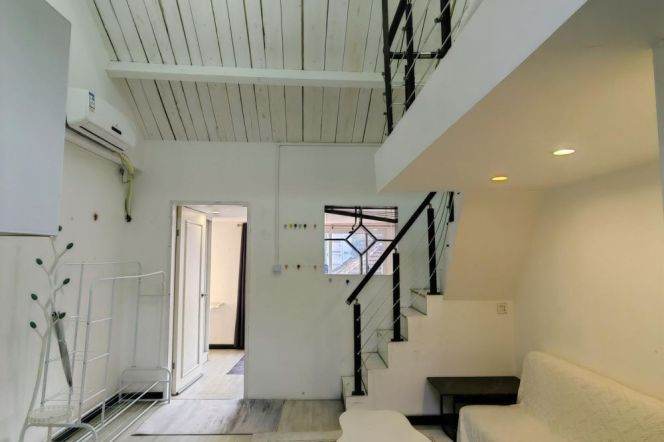 Good price & Unique 1+1 br easy to L 9 DaPuQiao St.