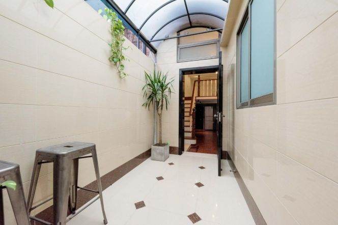 Cute 1Brm With A Yard Near Line 1/10/12 South Shaanxi Rd