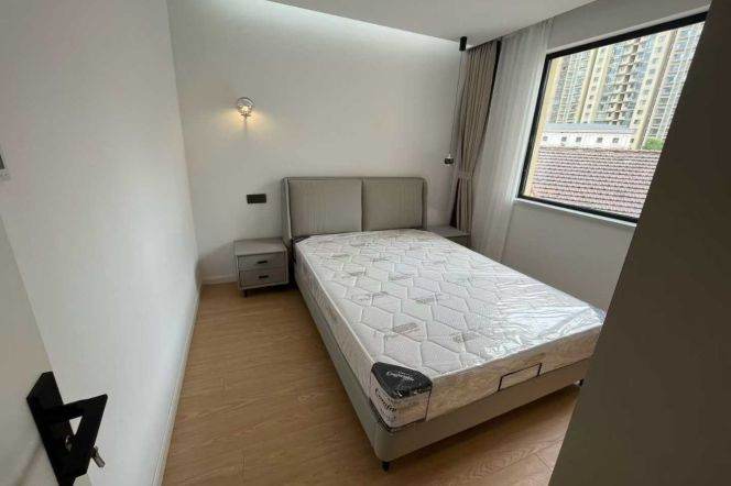 wuning rd 1BR/big living room@L13/14