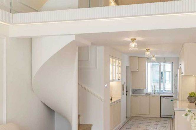 West Nanjing Rd Station Elevator 2Br High-ceiling