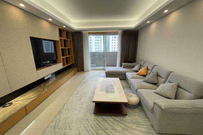 Outdoor balcony,3Br,2Bth,Nr West Nan Jing rd station