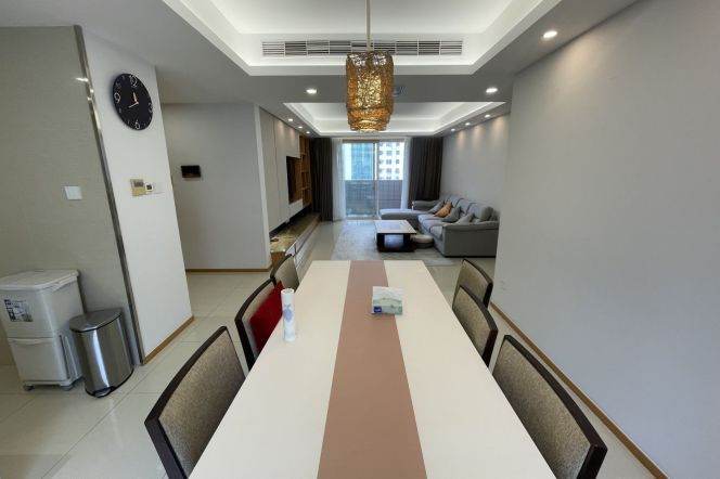 Outdoor balcony,3Br,2Bth,Nr West Nan Jing rd station