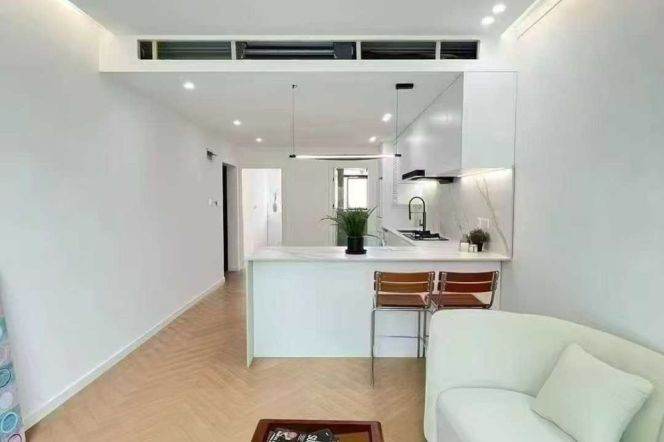 Jing'an Temple Station Bright 1Br with OPen Balcony Line1/7