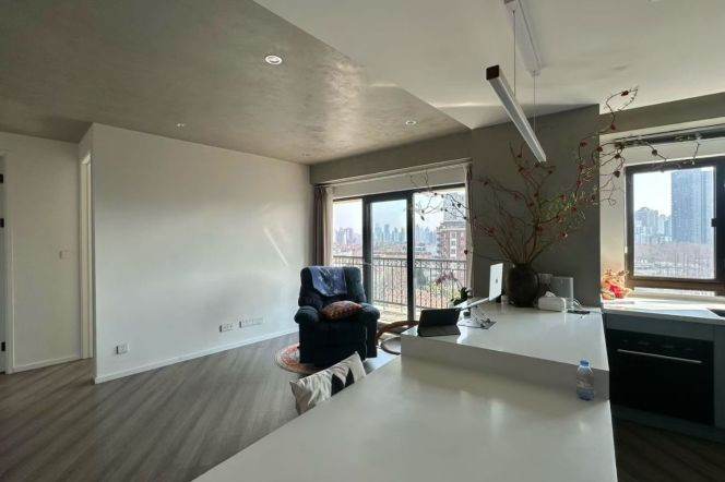 2 Brs, 2 Baths with Open Balcony, Nice View, 167 sqm, Floor Heating @ Hengshan metro L1