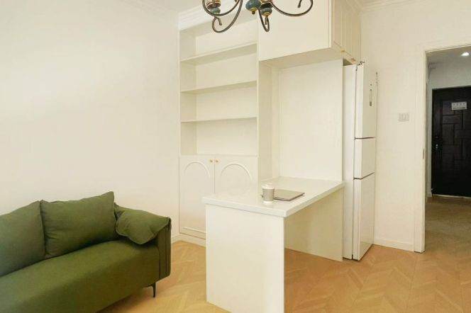 2brs near L2/L11 jiangsu rd station+elevator