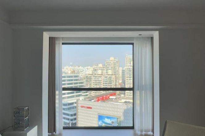3 Brs, 2 Baths, 150 sqm with Brand-new Dec @ Yishan metro L9